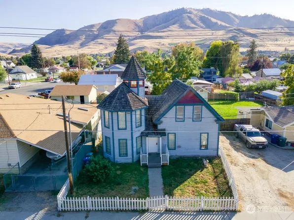 130 E Gibson Avenue, Chelan, WA 98816