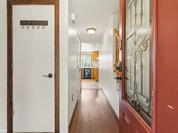5th image of 3015 NE 181st Ave