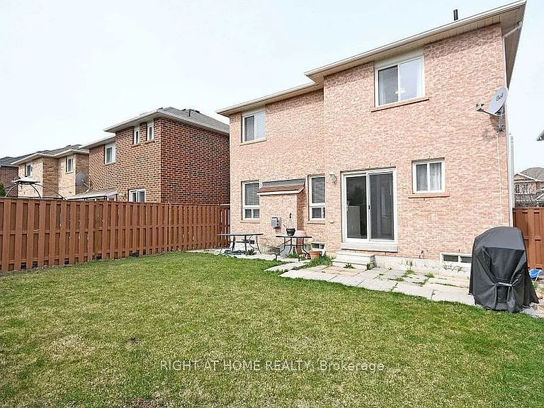 33 Schooner Dr #UPPER — Photo 24