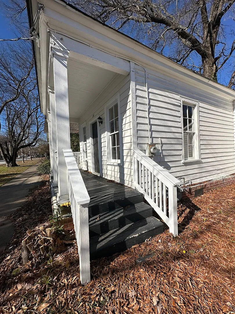 One Bedroom, One Bath Home for Rent — Photo 2