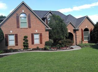 832 Bennett Pl, Knoxville, TN 37909