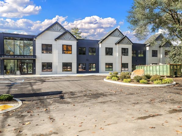 490 Commerce St #207