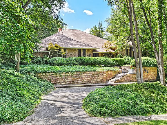 5th image of 282 Creekwood Dr
