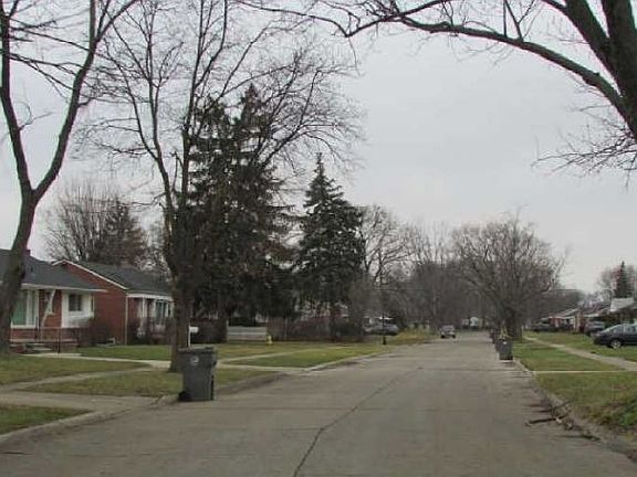 Exterior Neighborhood (street photo)