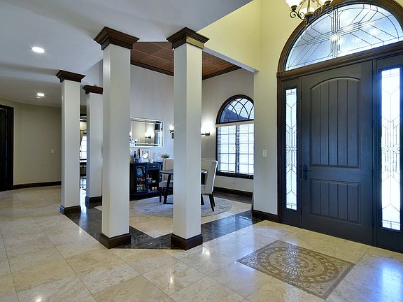 3rd image of 15634 Jeanne Ln
