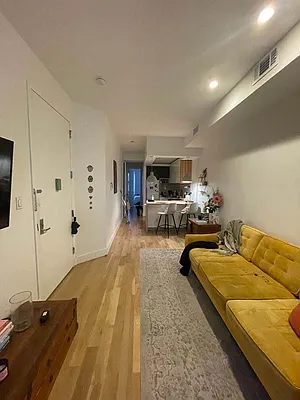 Rented by Space Link Realty | media 16