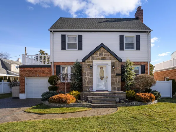 12 William Street, New Hyde Park, NY 11040