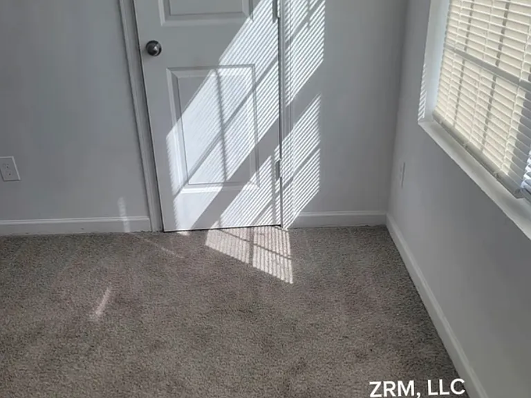315 Crestfield Cir — Photo 10
