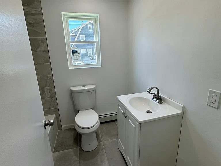 615 Chandler Ave #4 — Photo 3