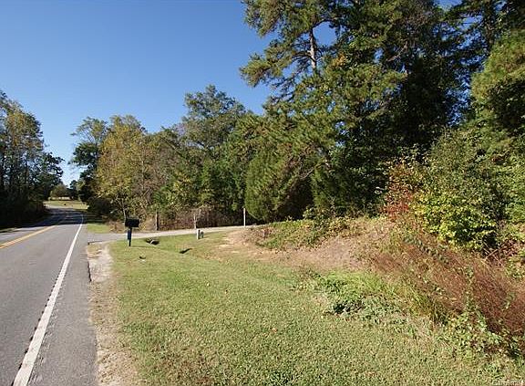 2nd image of 2655 Pleasant Rd
