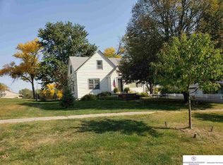 427 N Grandview Ave, Papillion, NE 68046