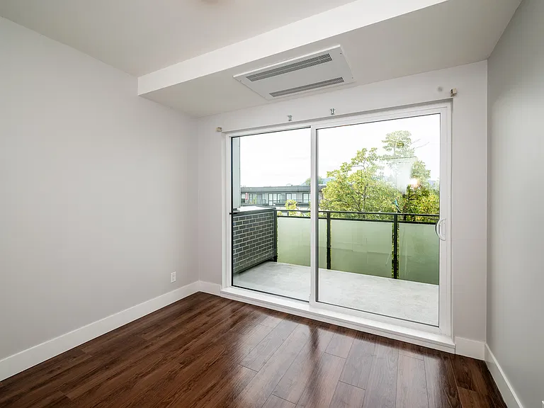 2525 Carnarvon St #312 — Photo 7