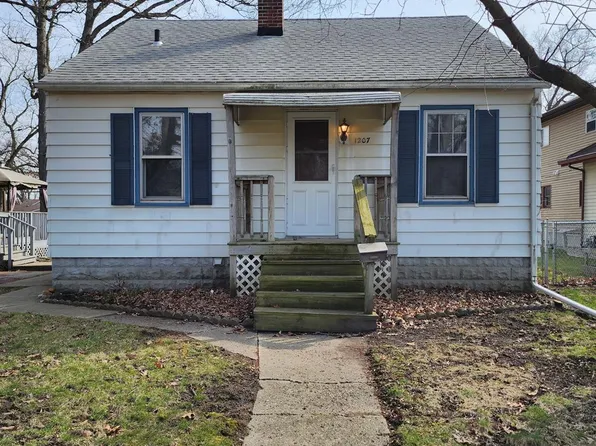 1207 E Cleveland Ave, Hobart, IN 46342