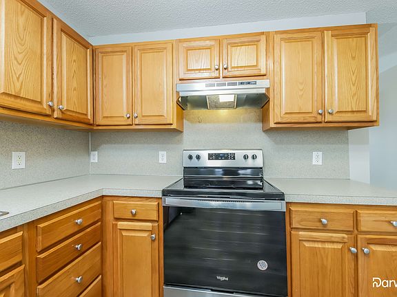 5th image of 2114 McIver Ln