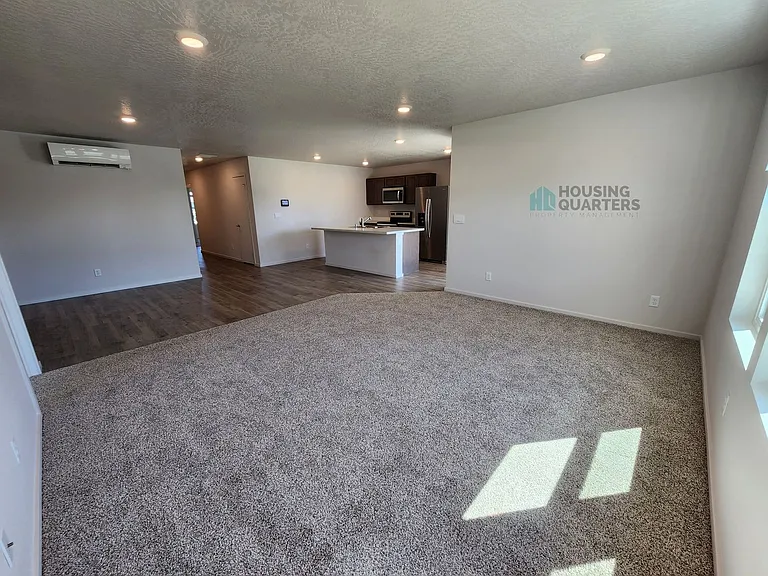 1808 E Boskoop St — Photo 3