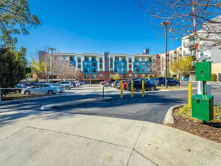 Walnut Commons — Photo 28