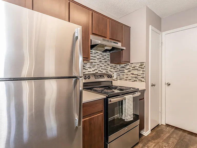 Eagle's Point Apartments — Photo 15
