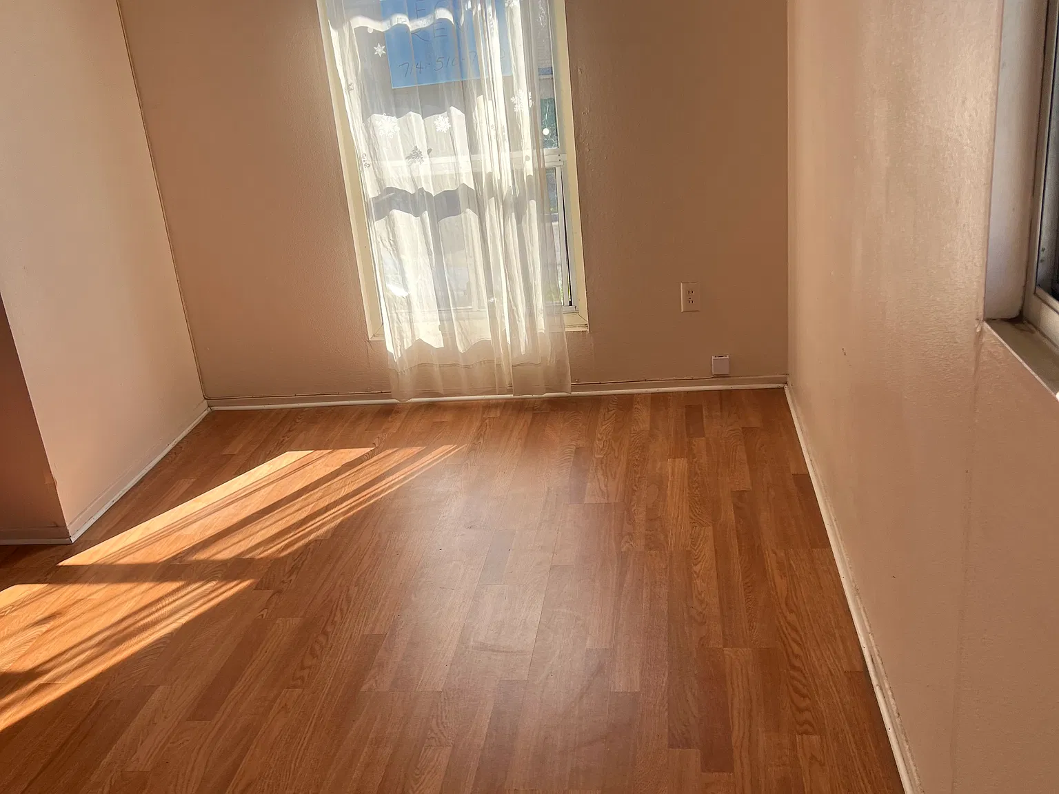 2 bed, 1.5 bath, 950 sqft, $2,500 — Photo 3