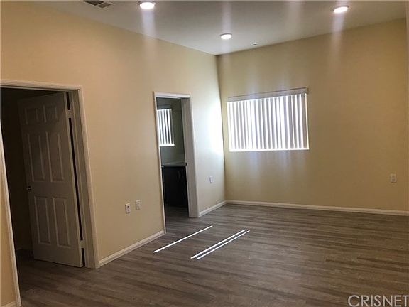 5th image of 6624 Balboa Blvd APT 1