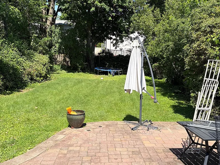 35 Moreland Rd — Photo 13