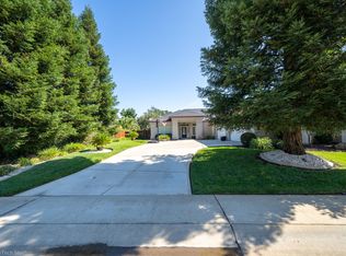 7563 Robles Dr, Redding, CA 96002