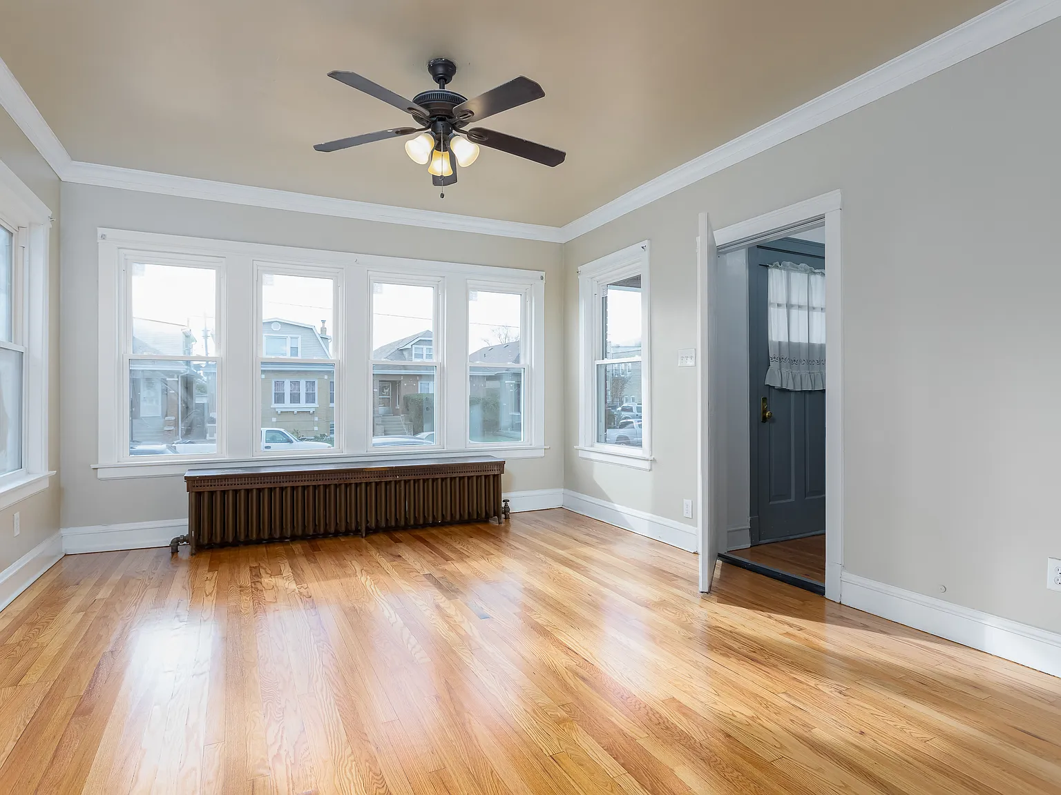 2 bed, 1200 sqft, $1,825 — Photo 2