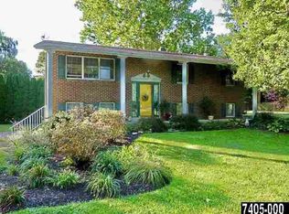 2 Manor Rd, York, PA 17403