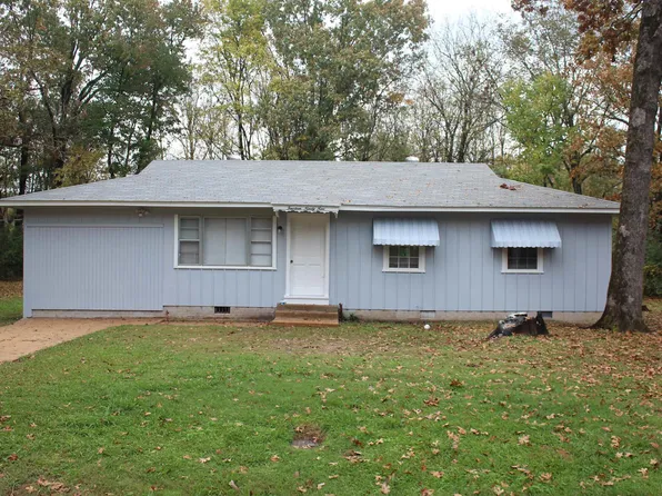 1499 Pine Dr, Hope, AR 71801