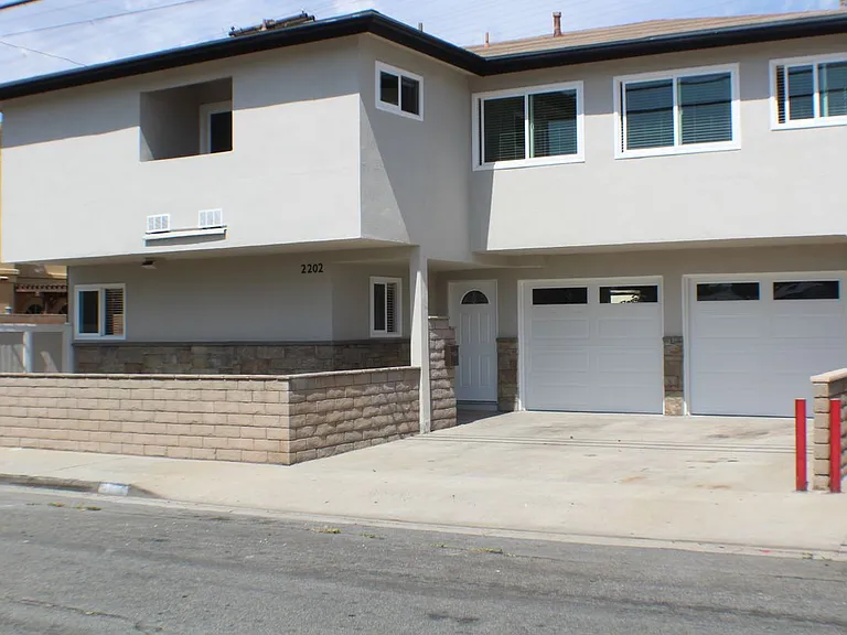 2202 Phelan Ln #HOME — Photo 2