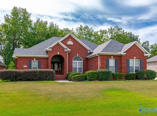 136 Hedgestone Dr, Huntsville, AL 35806