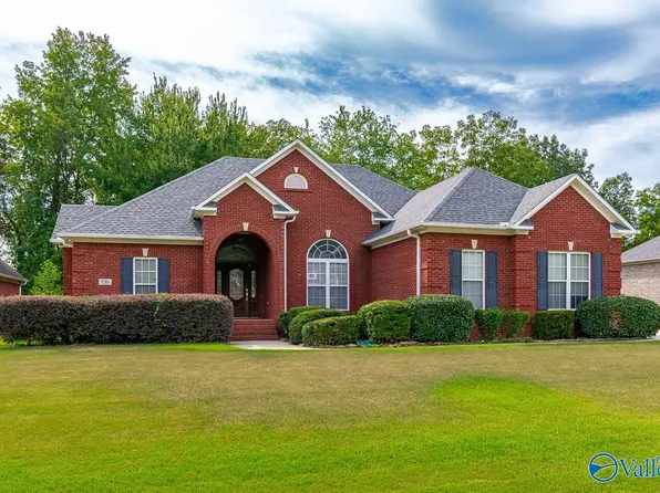 136 Hedgestone Dr, Huntsville, AL 35806