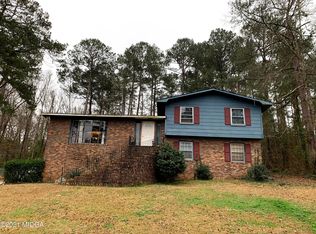 136 Crestwood Dr, Macon, GA 31211
