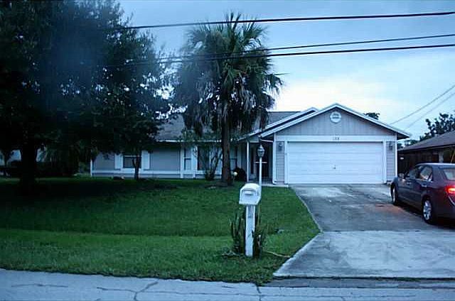 2nd image of 133 SW Whitmore Dr