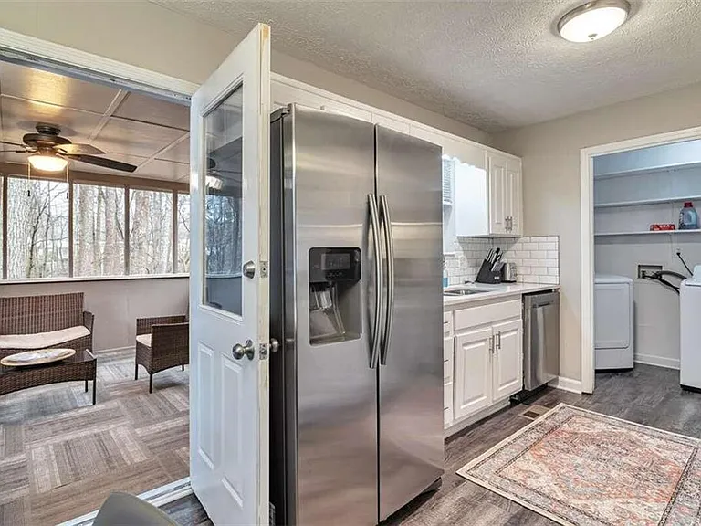 4145 Dustin Dr — Photo 5