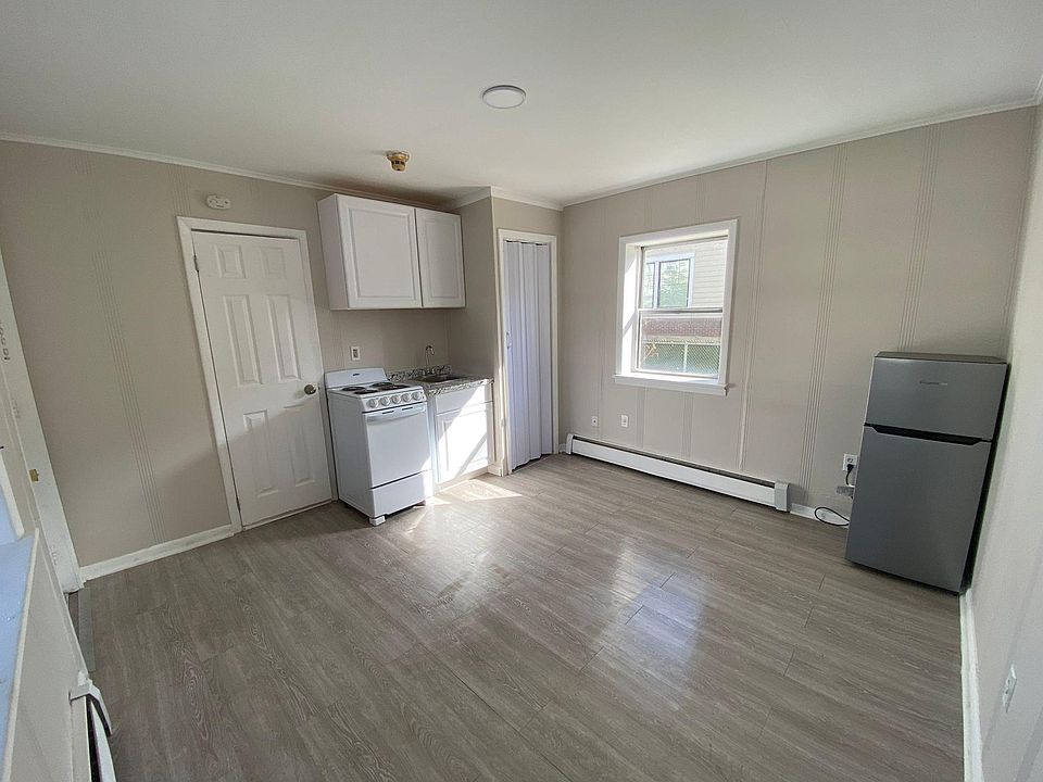 1st image of 115 Trenton Rd #16