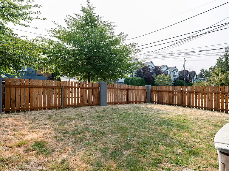 933 29th Ave S #A — Photo 31