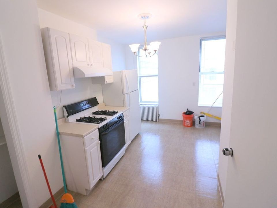 1st image of 5-26 51st Ave #3LL