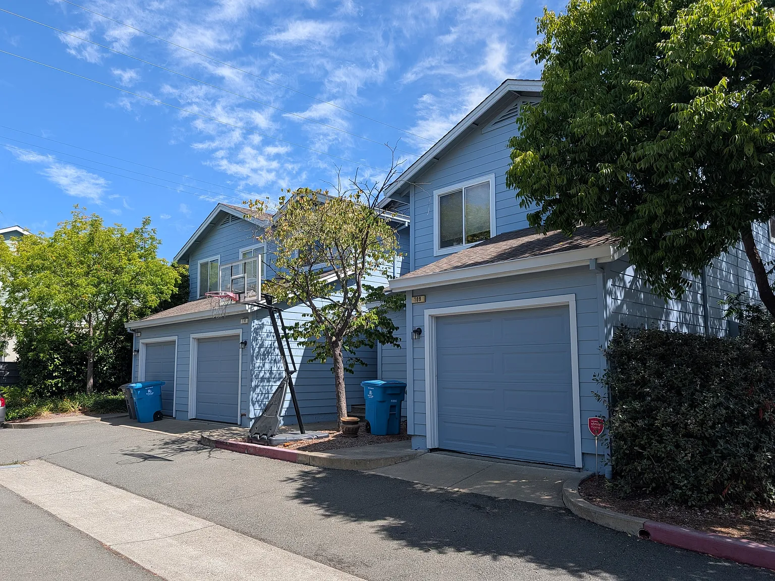 2 bed, 2.5 bath, 1027 sqft, $2,600 — Photo 1