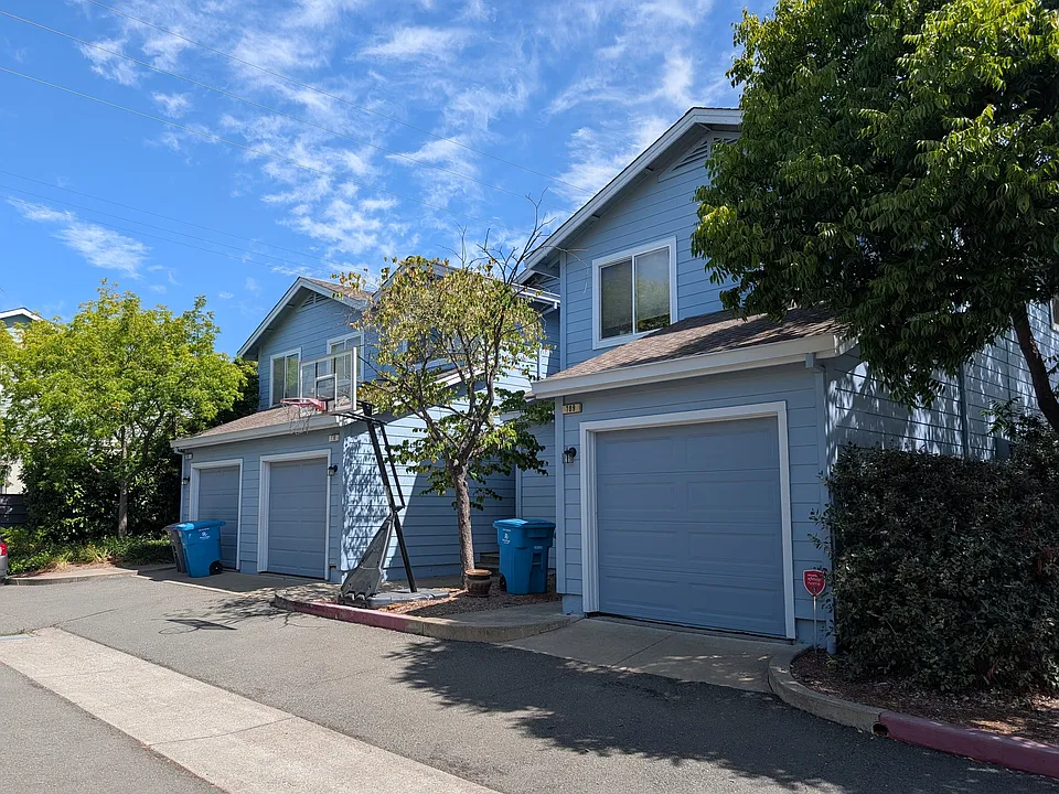 639 Santa Ana Dr #110