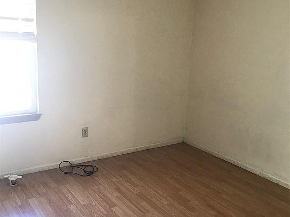 2nd image of 3030 W Kentucky Ave APT 8