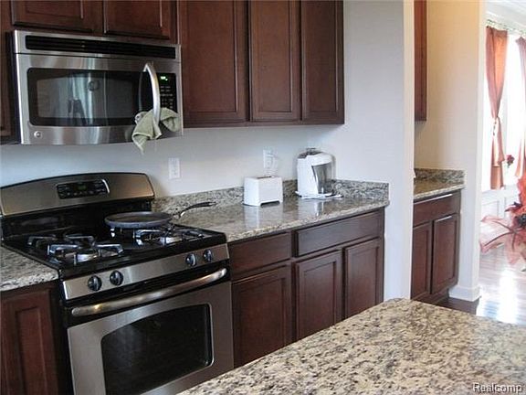 5th image of 24084 Prescott Ct
