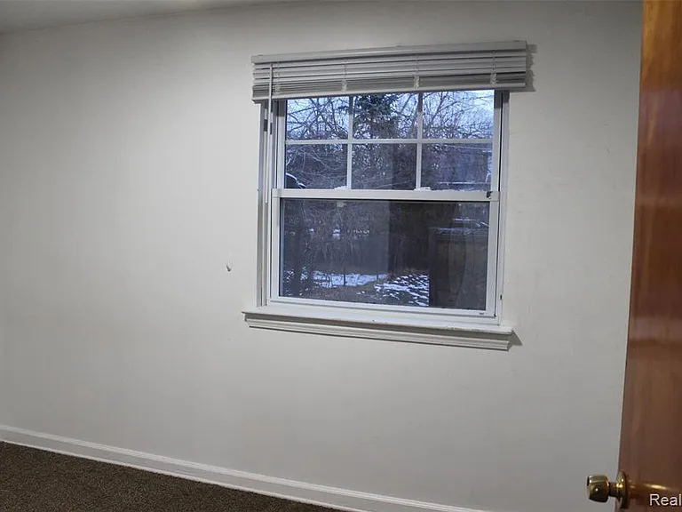 1253 Atkinson Ave — Photo 16