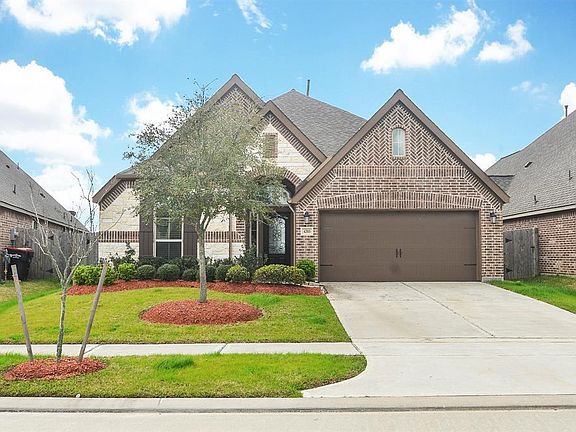 2nd image of 4203 Fenetre Forest Dr