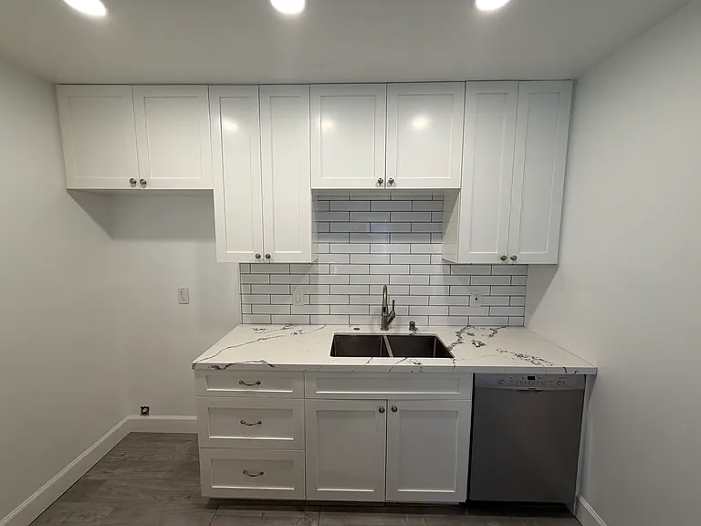 917 Georgia St — Photo 7
