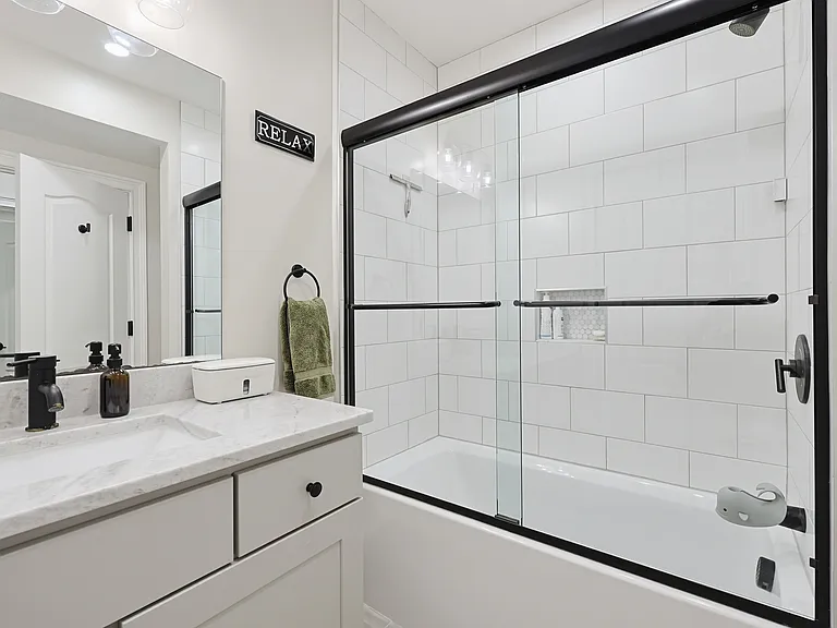 498 Sumner St #1 — Photo 18
