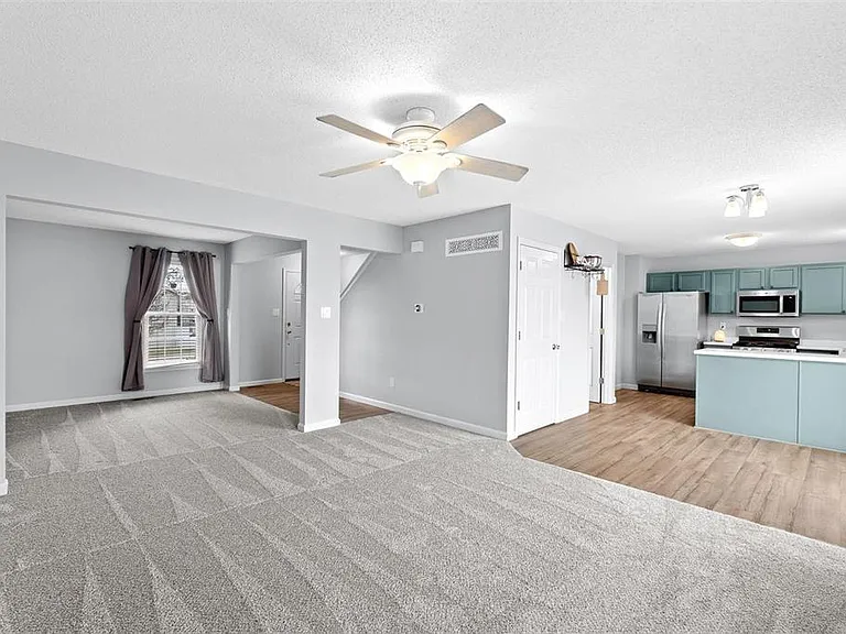 235 John Charles Dr — Photo 4