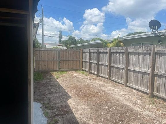 2nd image of 1041 NE 35th St #1