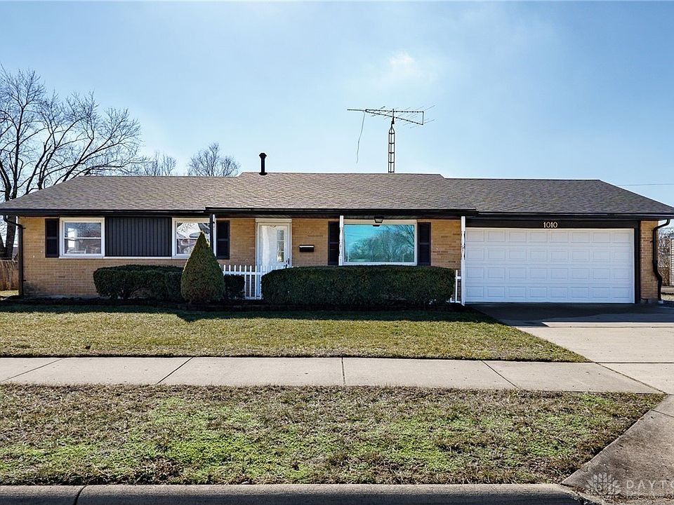 1st image of 1010 W Lake Ave