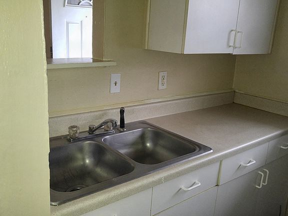 4th image of 714 Redbird Dr