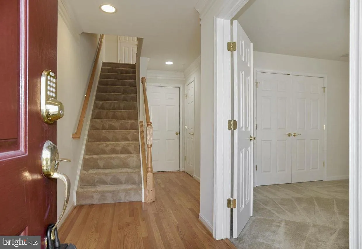 4 bed, 3.5 bath, 1706 sqft, $3,700 — Photo 4